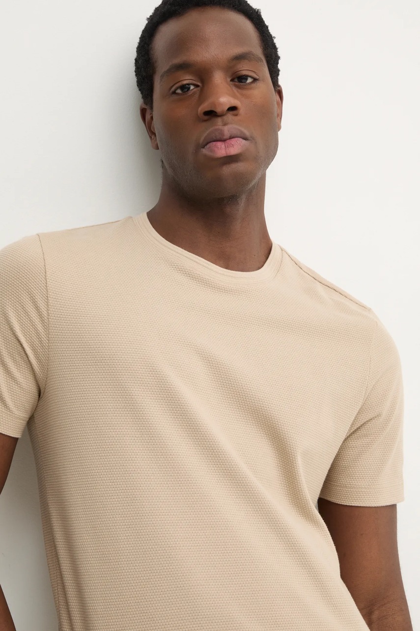 BOSS tricou barbati, culoarea bej, neted