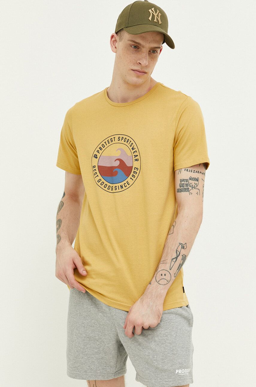 Bavlněné tričko Protest žlutá barva, s potiskem - žlutá -  100 % Bavlna