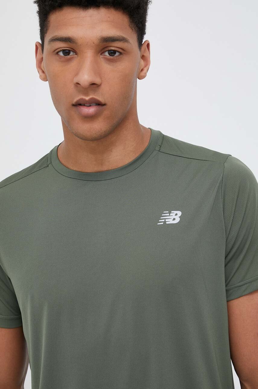 

Тениска за бягане New Balance Accelerate в зелено с изчистен дизайн, Зелен