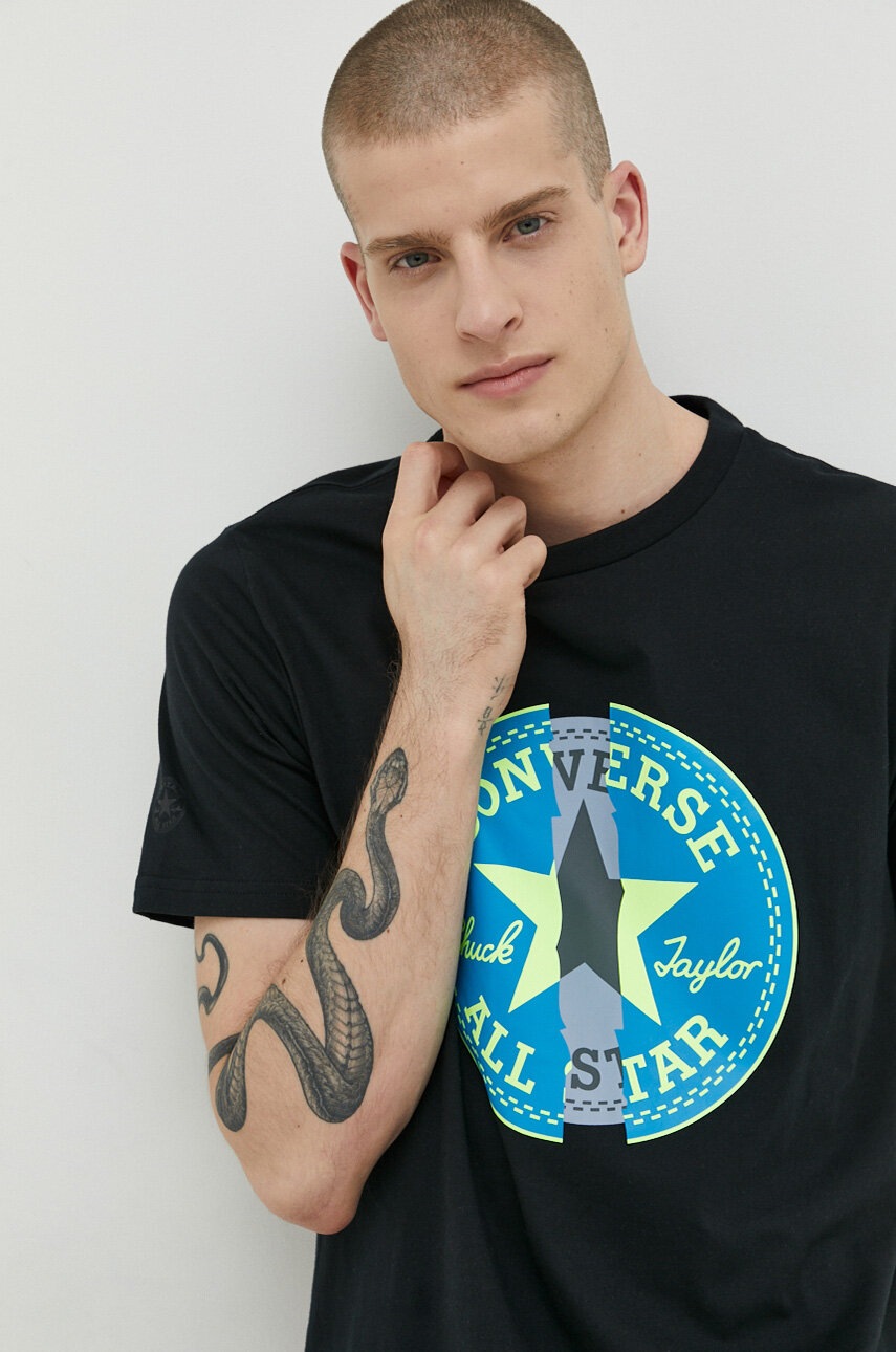 

Памучна тениска Converse в черно с принт, Черен