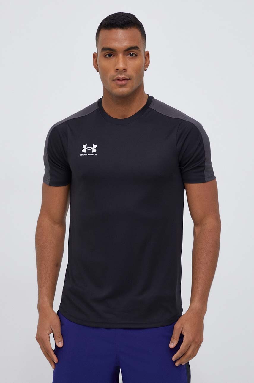 

Футболка для тренинга Under Armour Challenger цвет чёрный однотонная