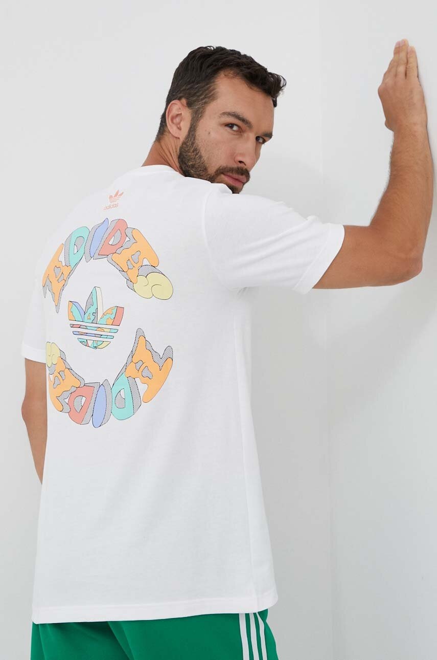

Хлопковая футболка adidas Originals цвет белый с принтом