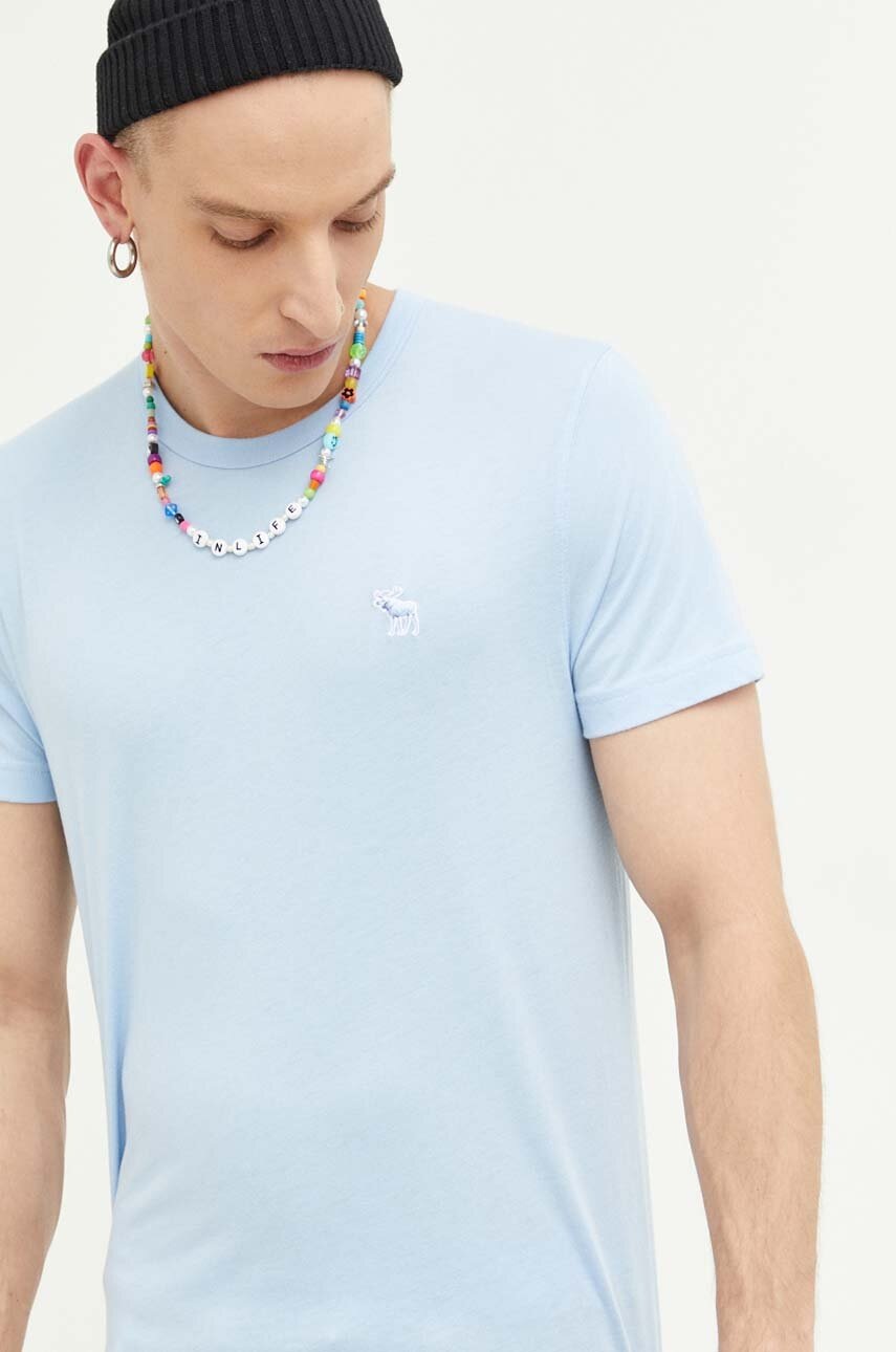 

Тениска Abercrombie & Fitch в синьо с изчистен дизайн, Син