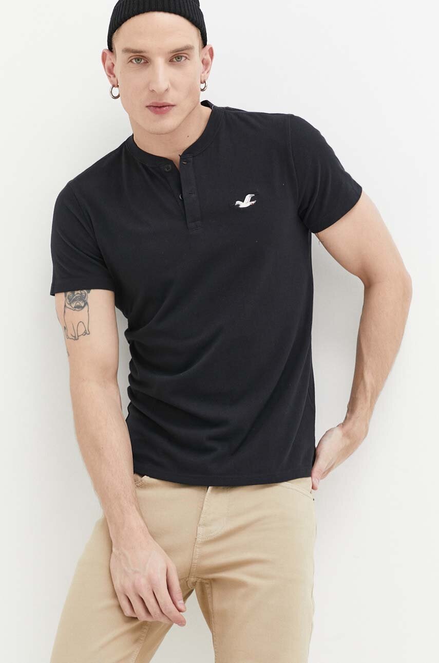 

Памучна тениска Hollister Co. в черно с изчистен дизайн, Черен