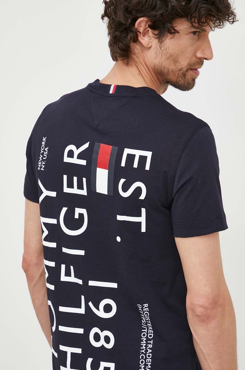 

Хлопковая футболка Tommy Hilfiger цвет синий с принтом