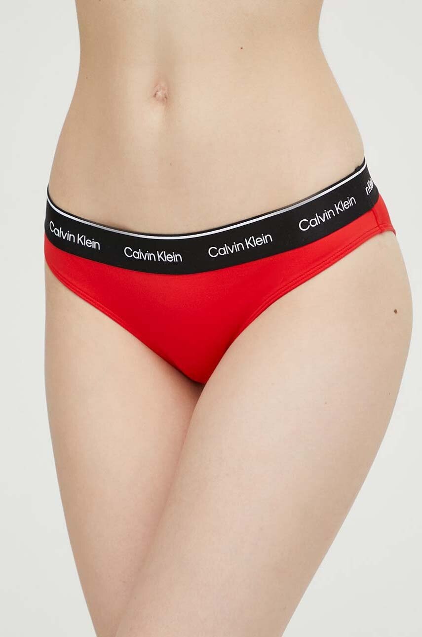 Levně Plavkové kalhotky Calvin Klein červená barva, měkký košík, KW0KW02428