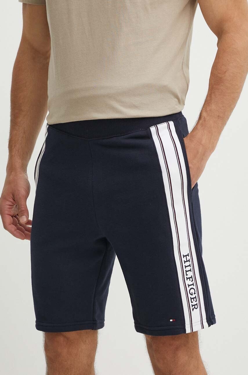 

Къс панталон Tommy Hilfiger в тъмносиньо UM0UM03200, Тъмносин