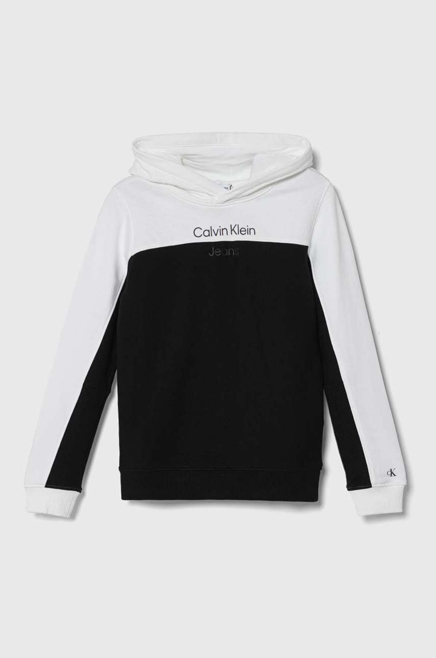 Levně Dětská bavlněná mikina Calvin Klein Jeans černá barva, s kapucí, vzorovaná