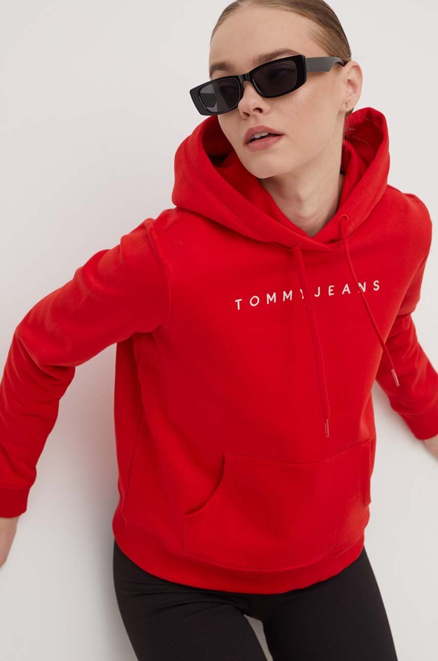 Levně Mikina Tommy Jeans dámská, červená barva, s kapucí, s aplikací