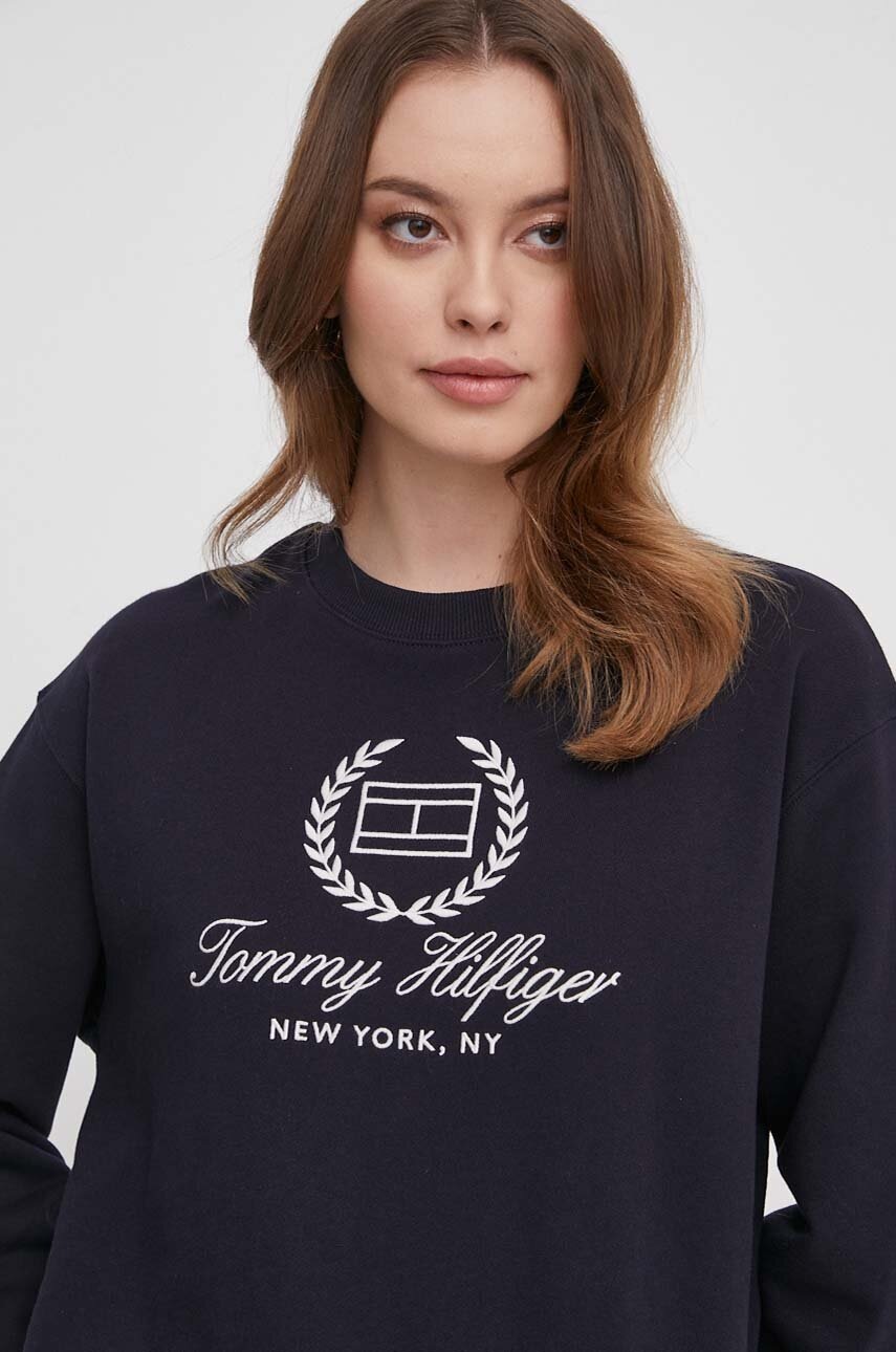 

Памучен суичър Tommy Hilfiger в тъмносиньо с апликация WW0WW41758, Тъмносин