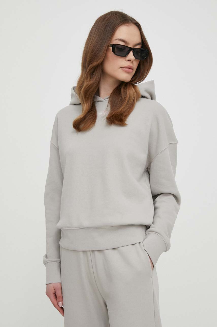 

Суичър Calvin Klein в бежово с качулка изчистен дизайн K20K206631, Сив