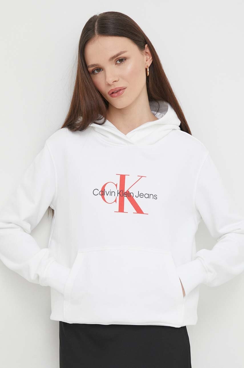 

Памучен суичър Calvin Klein Jeans в бяло с качулка принт J20J223077, Бял