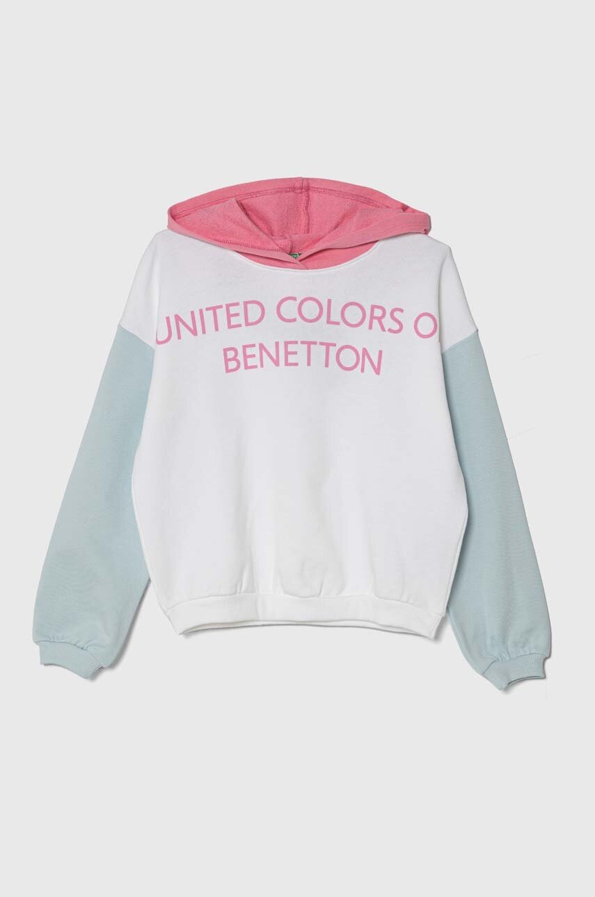 Levně Dětská bavlněná mikina United Colors of Benetton bílá barva, s kapucí, s potiskem