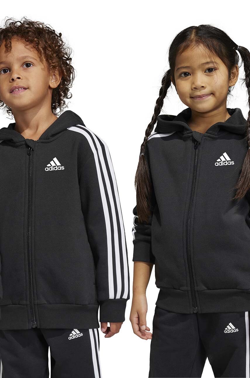 

Детски суичър adidas в черно с качулка с апликация, Черен