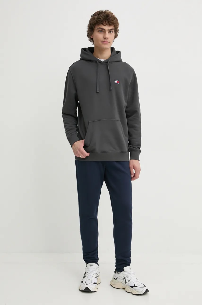 Хлопковая кофта Tommy Jeans мужская цвет серый с капюшоном однотонная DM0DM17988 Хлопковая кофта Tommy Jeans мужская цвет серый с капюшоном однотонная DM0DM17988