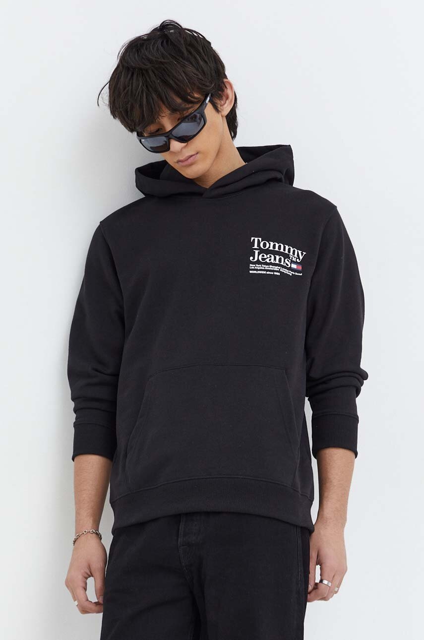 Tommy Jeans bluză bărbați, culoarea negru, cu glugă, imprimeu DM0DM18860