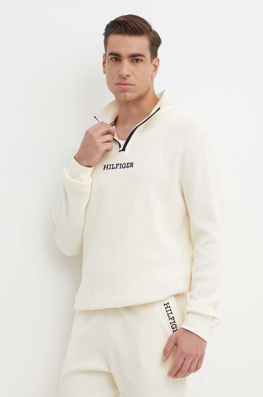

Памучен суичър Tommy Hilfiger в бежово с апликация UM0UM03095, Бежов