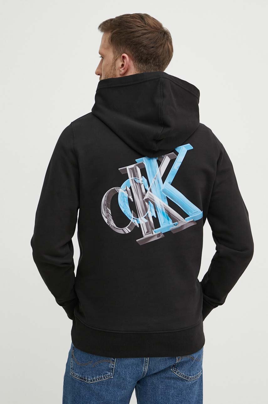 

Памучен суичър Calvin Klein Jeans в черно с качулка принт J30J325161, Черен