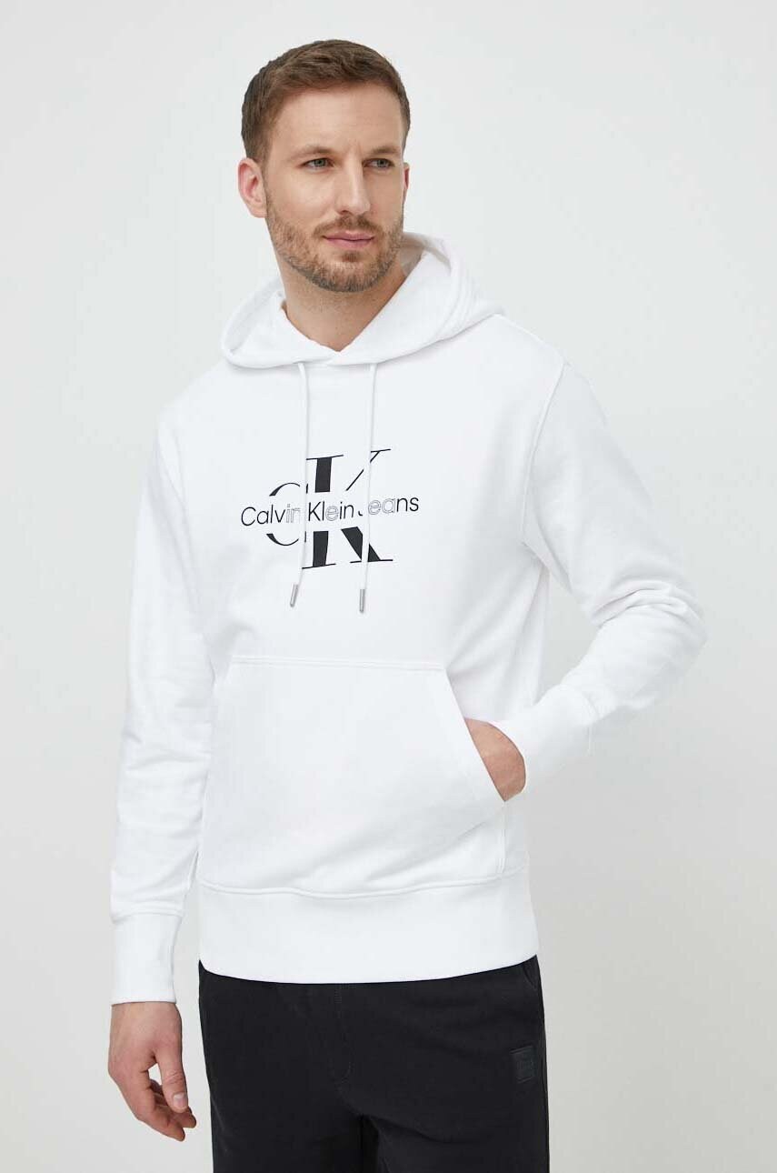 

Памучен суичър Calvin Klein Jeans в бяло с качулка принт J30J325429, Бял