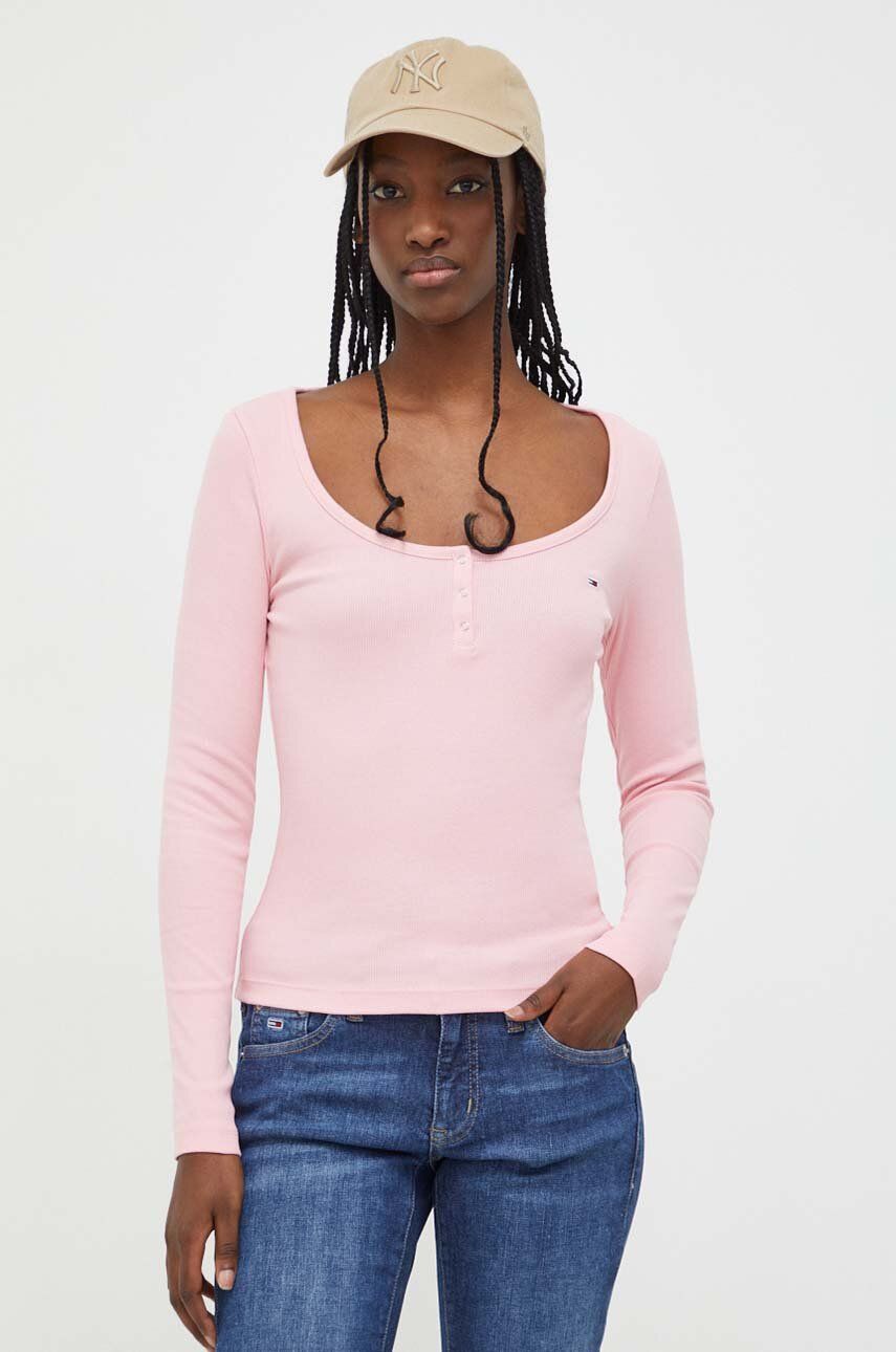 Levně Tričko s dlouhým rukávem Tommy Jeans růžová barva, DW0DW17390