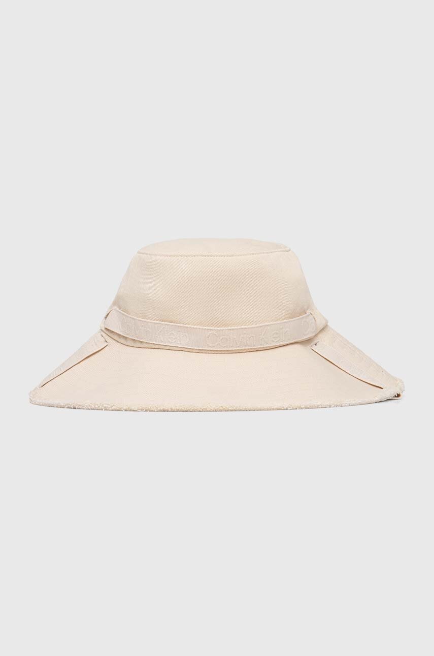 

Памучна капела Calvin Klein в бежово от памук K60K611725, Бежов