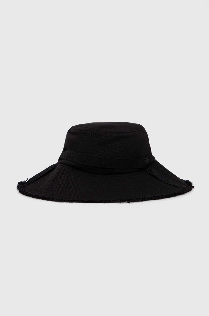 

Памучна капела Calvin Klein в черно от памук K60K611725, Черен