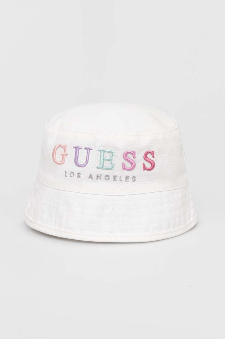 

Детска капела Guess в бяло, Бял