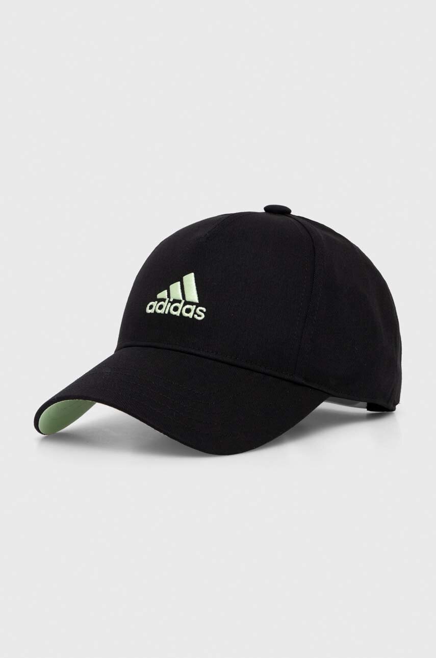 Детская кепка adidas Performance цвет чёрный с аппликацией Детская кепка adidas Performance цвет чёрный с аппликацией