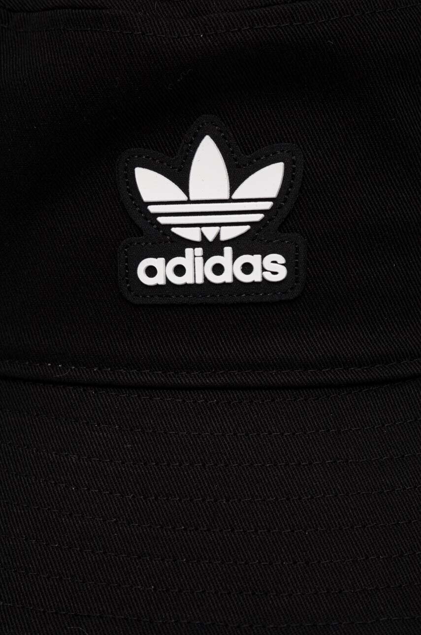 Βαμβακερό καπέλο adidas Originals χρώμα: μαύρο IT7618 φωτογραφία
