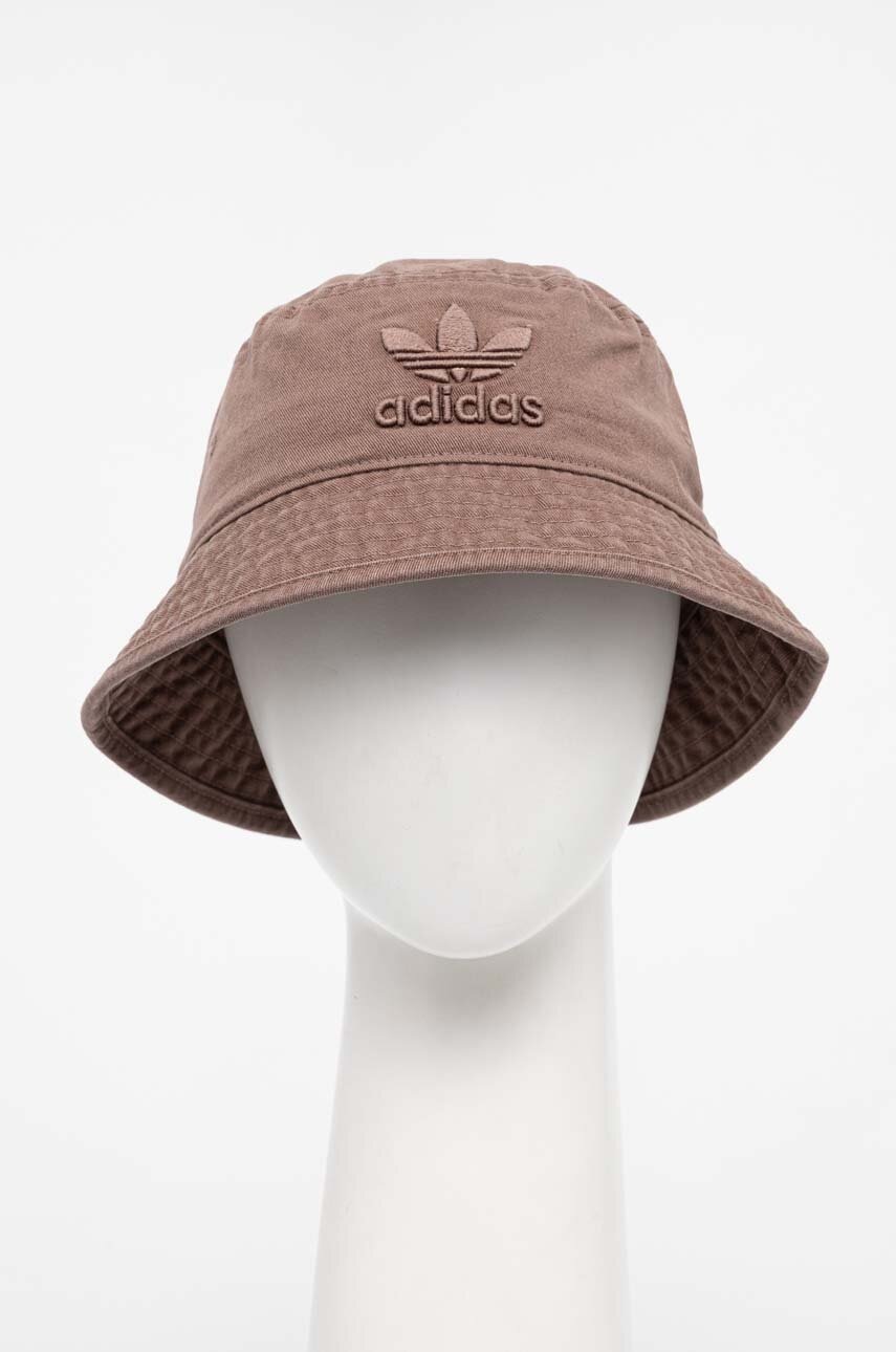 

Памучна капела adidas Originals 0 в кафяво от памук IT7623, Кафяв