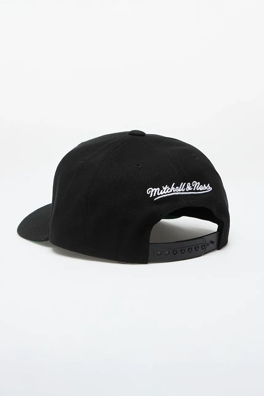 Кепка Mitchell&Ness NBA CHICAGO BULLS цвет чёрный с аппликацией Кепка Mitchell&Ness NBA CHICAGO BULLS цвет чёрный с аппликацией