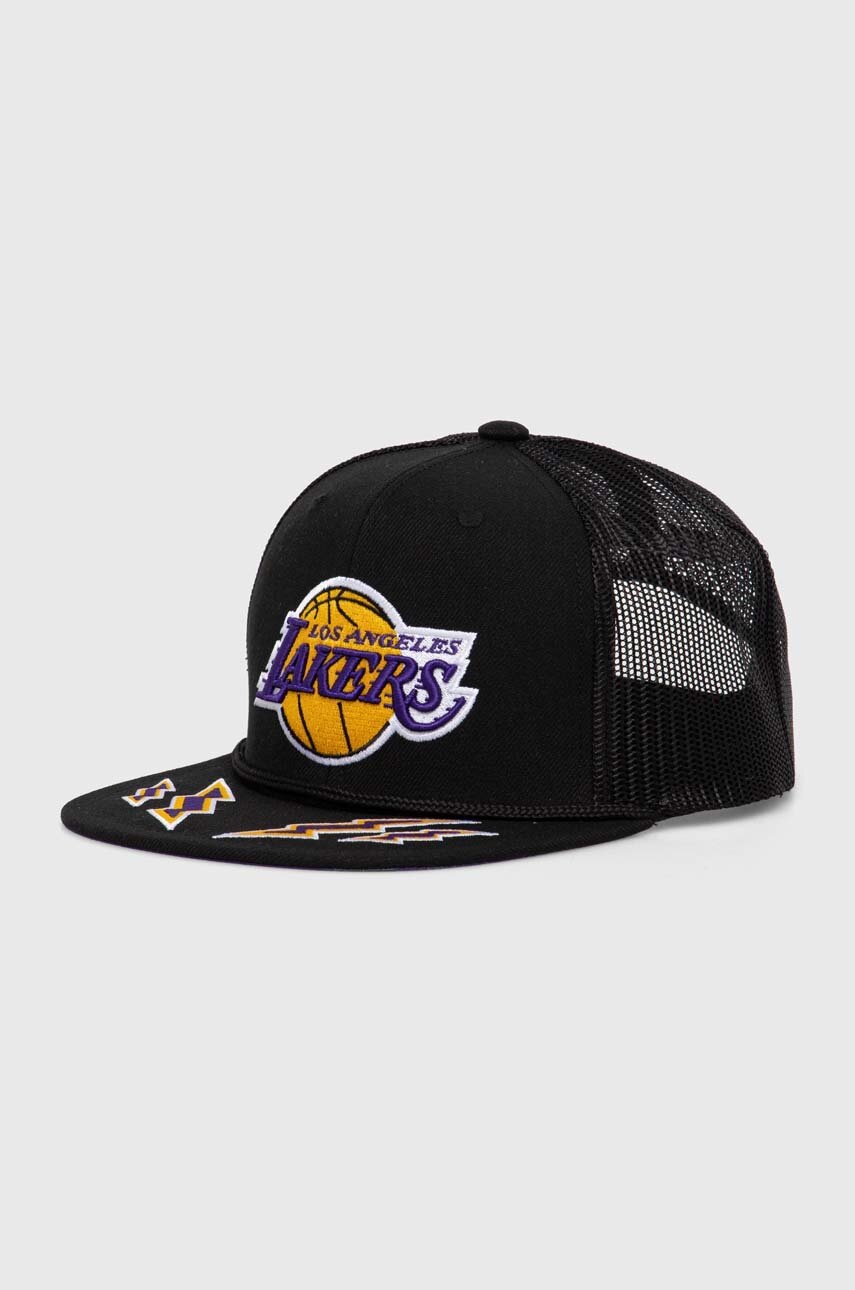

Шапка с козирка Mitchell&Ness NBA LOS ANGELES LAKERS в черно с апликация, Черен