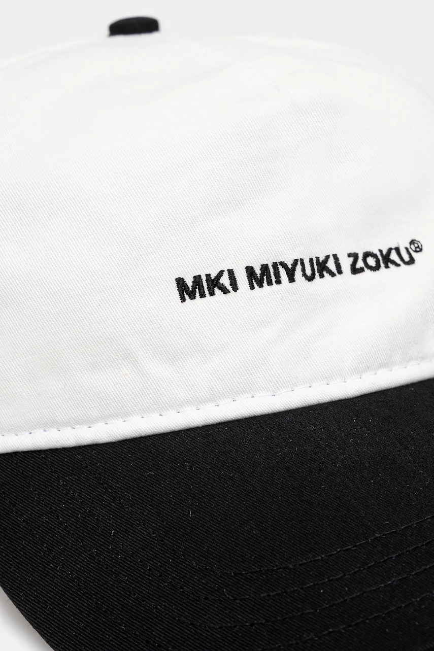 Хлопковая кепка MKI MIYUKI ZOKU Classic Ball Cap цвет бежевый с аппликацией CLASSIC.BALL.CAP Хлопковая кепка MKI MIYUKI ZOKU Classic Ball Cap цвет бежевый с аппликацией CLASSIC.BALL.CAP