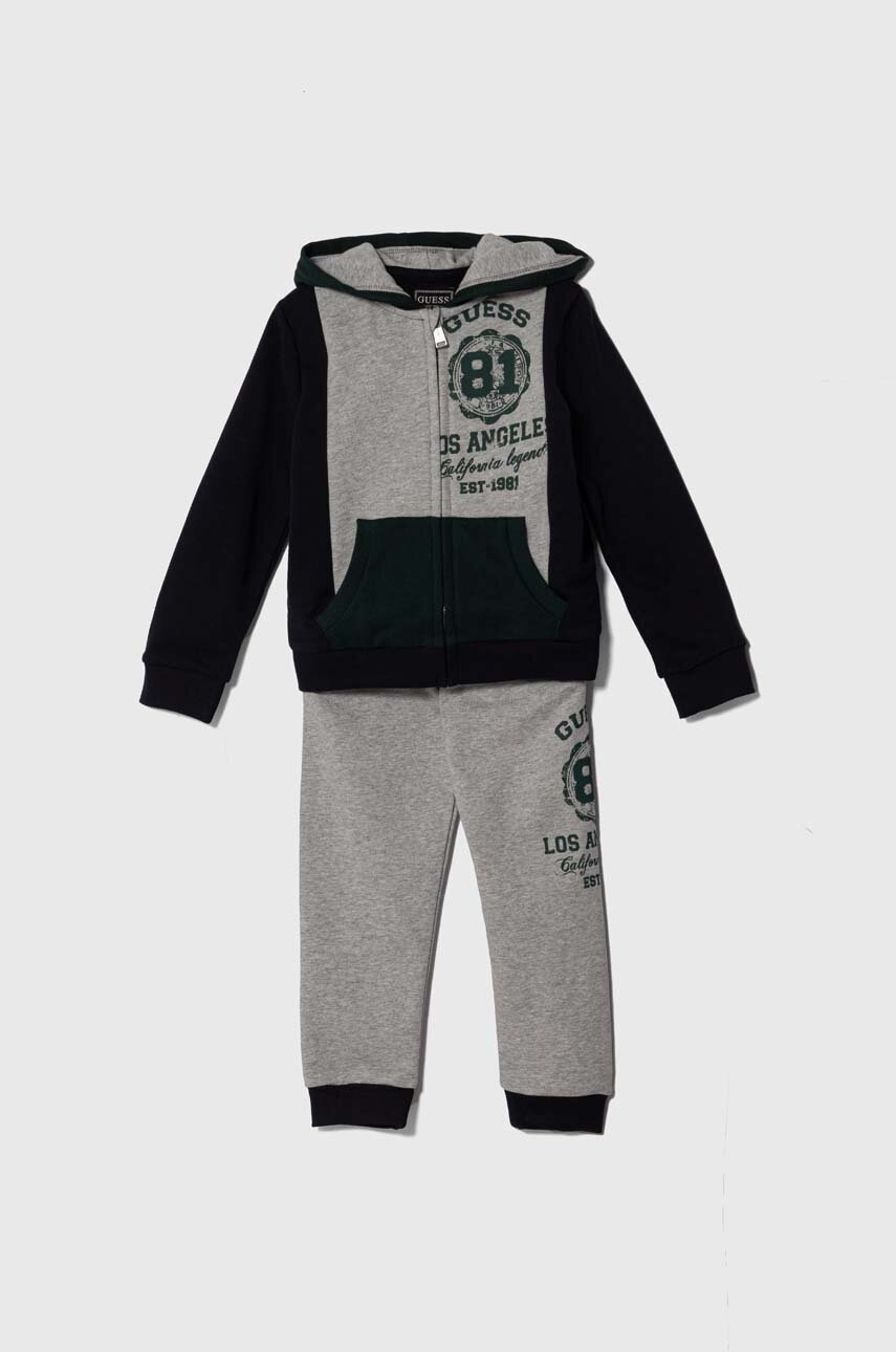

Детски анцуг Guess в сиво, Сив