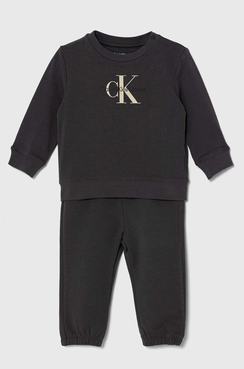 

Детски анцуг Calvin Klein Jeans в сиво, Сив