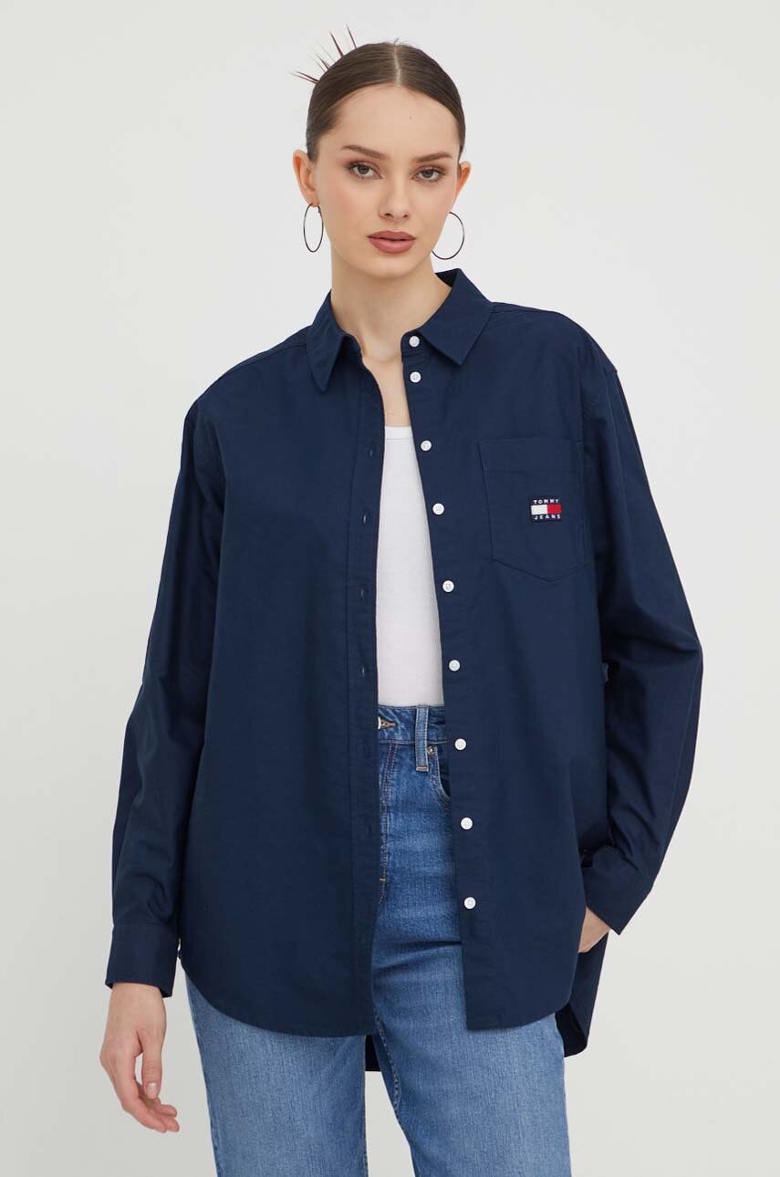 Levně Košile Tommy Jeans tmavomodrá barva, relaxed, s klasickým límcem