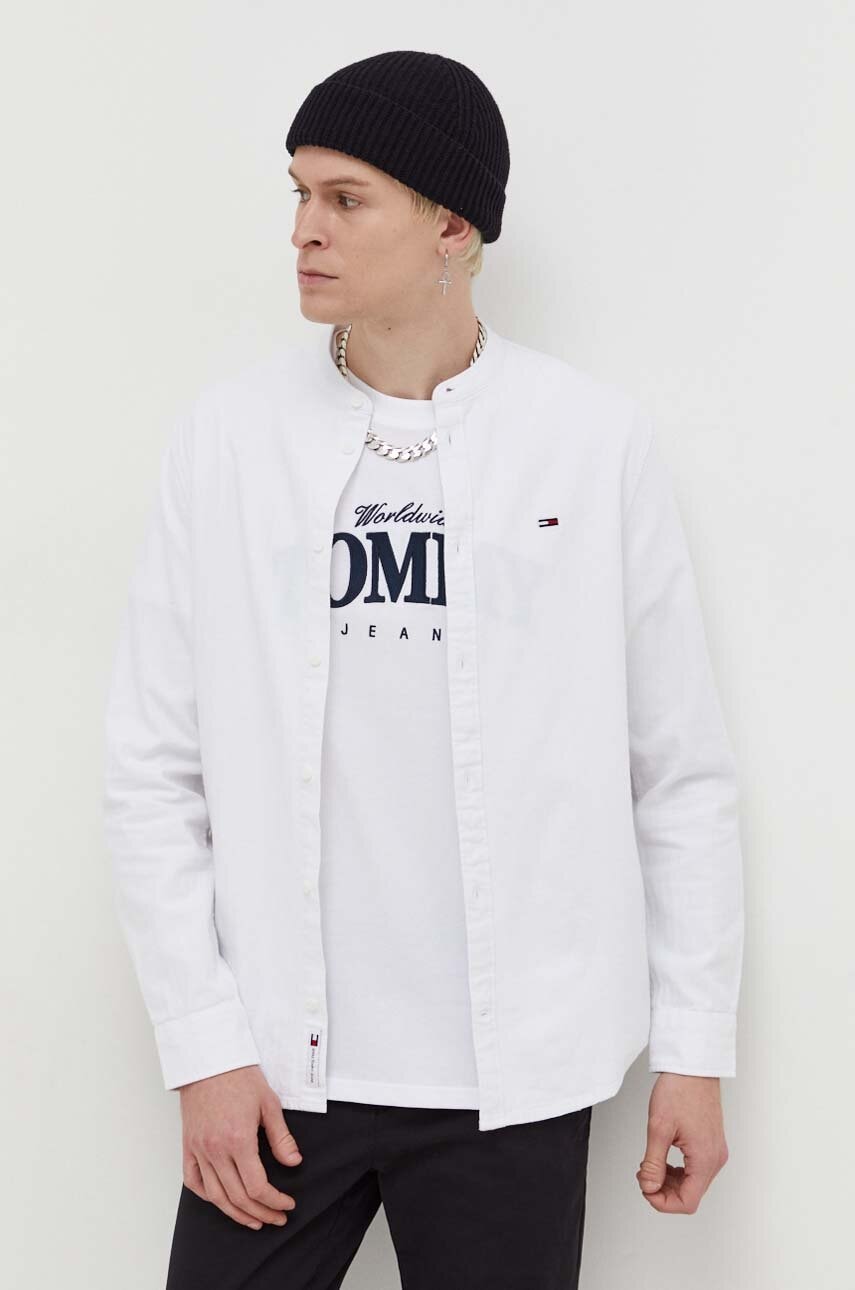 Levně Košile Tommy Jeans bílá barva, regular, se stojáčkem