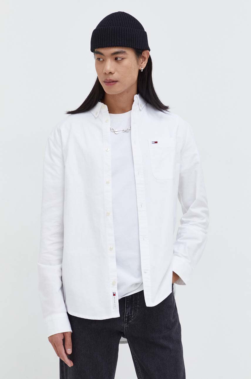 Levně Košile Tommy Jeans bílá barva, regular, s límečkem button-down