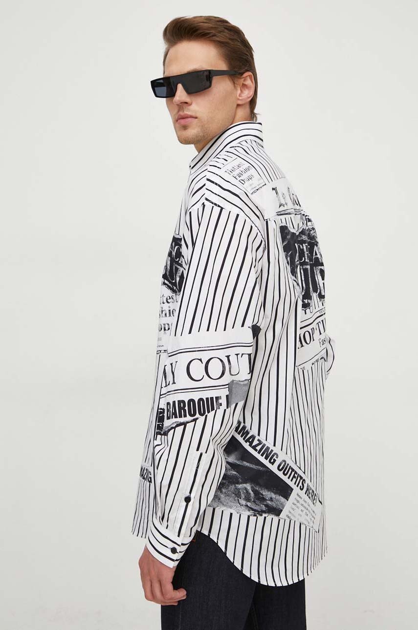 Versace Jeans Couture camasa din bumbac barbati, culoarea alb, cu guler clasic, relaxed Versace Jeans Couture camasa din bumbac barbati, culoarea alb, cu guler clasic, relaxed