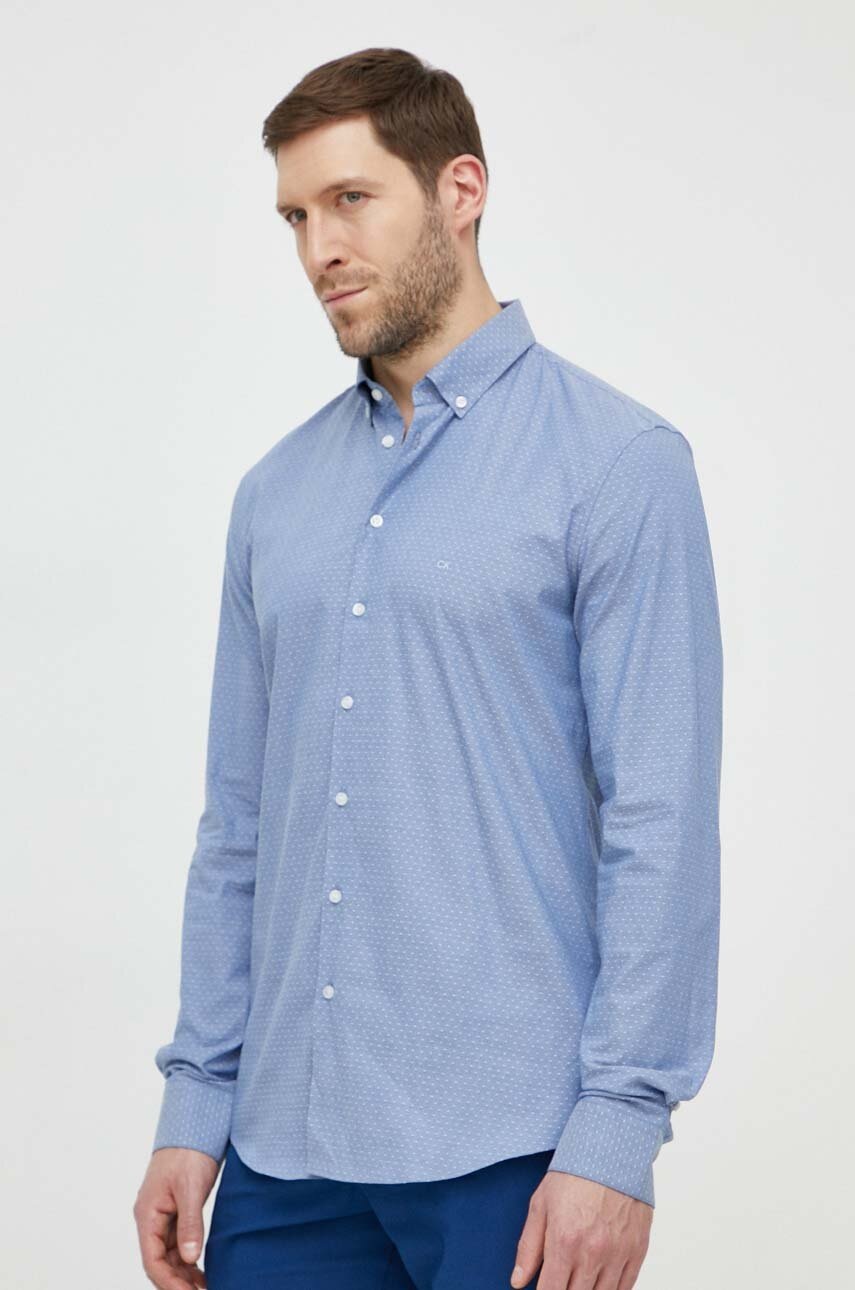 

Риза Calvin Klein мъжка в синьо с кройка по тялото яка копче K10K112678, Син