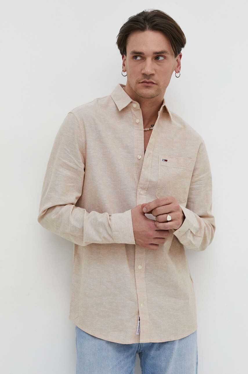 E-shop Košile s příměsí lnu Tommy Jeans béžová barva, regular, s klasickým límcem, DM0DM18962