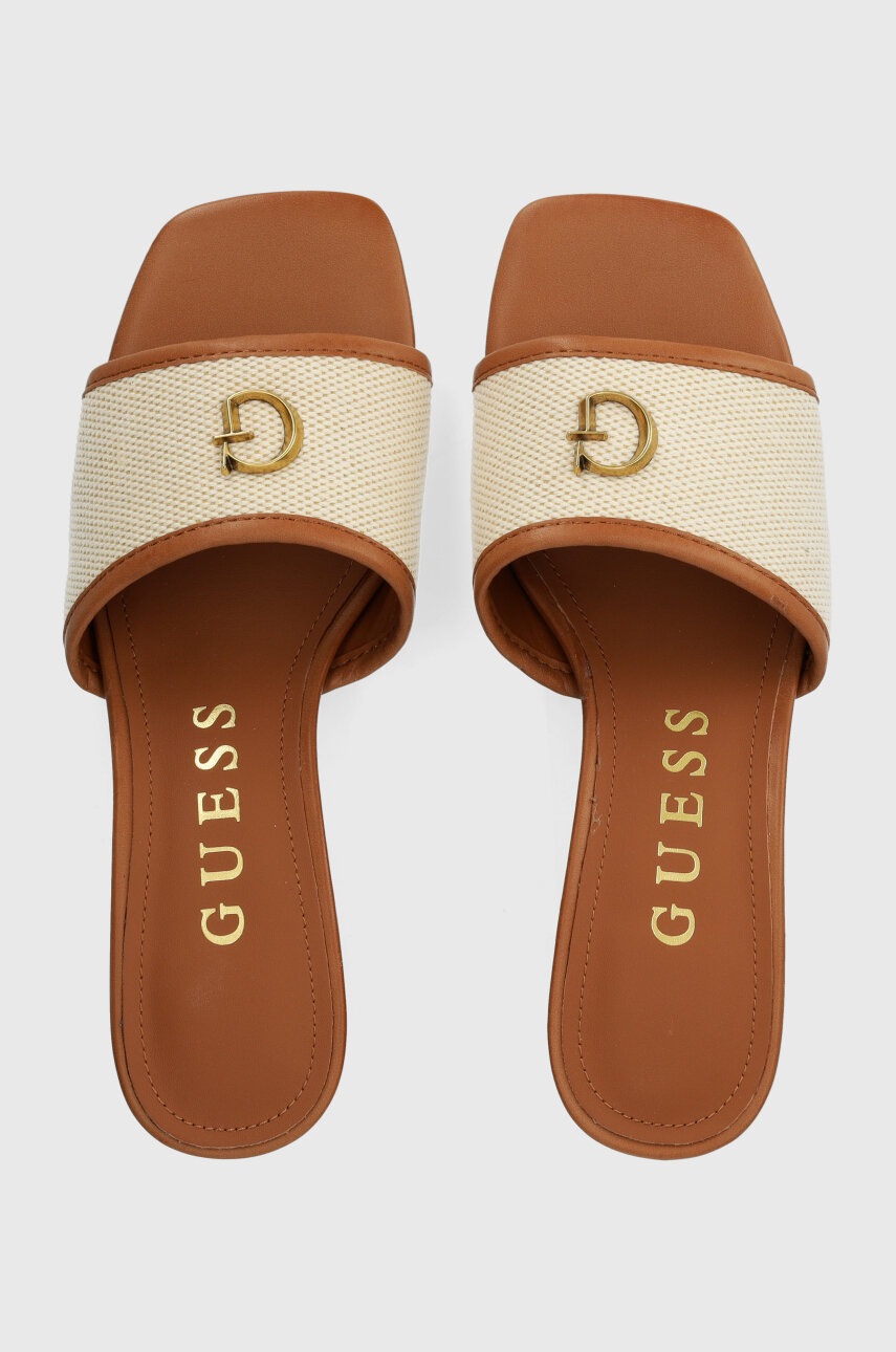 

Чехли Guess ULLIYE в бежово с дебел ток FLJULL FAB19 FLJTA2 DEN19, Бежов