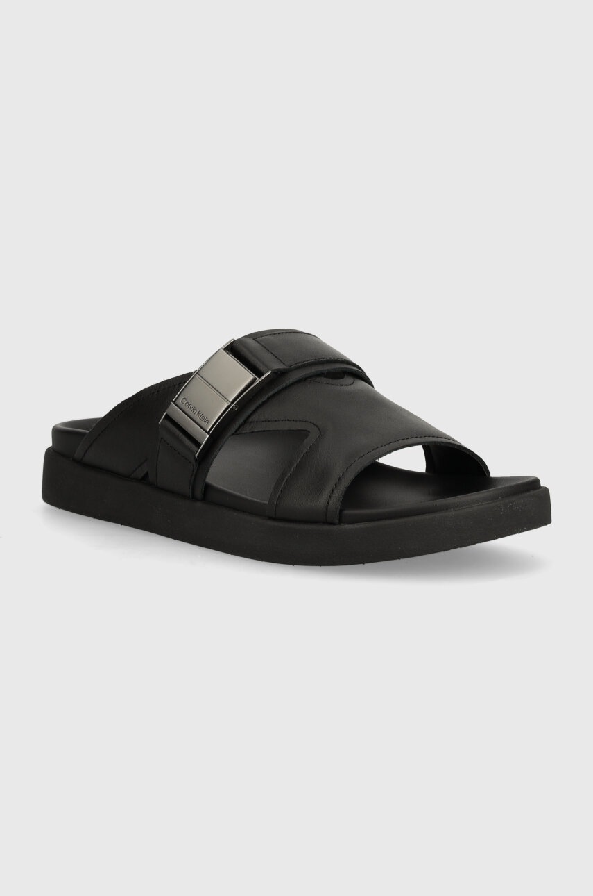 

Кожени чехли Calvin Klein 3 STRAP W/ ICONIC PLAQUE в черно HM0HM01382, Черен