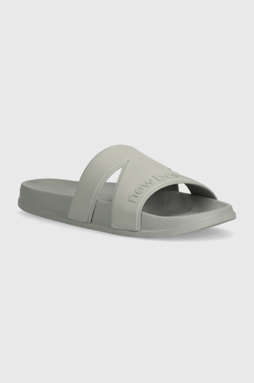

Чехли New Balance SUF20SL1 в сиво SUF20SL1, Сив