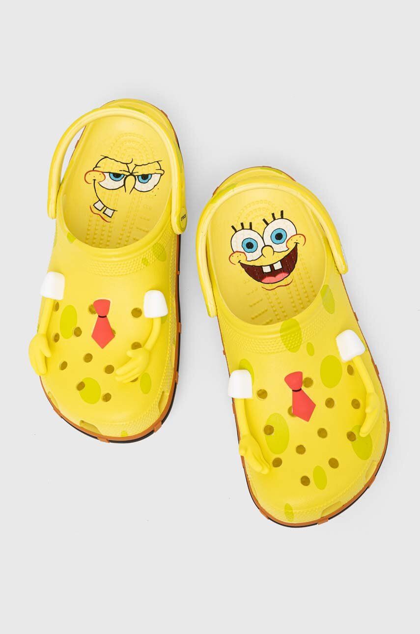Crocs papuci Spongebob Classic Clog culoarea galben, 209824