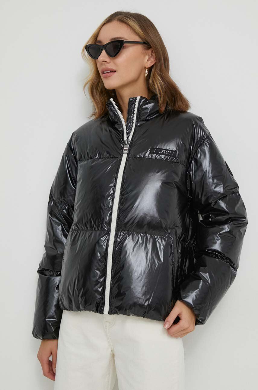 Levně Péřová bunda Tommy Hilfiger dámská, černá barva, zimní, WW0WW41658