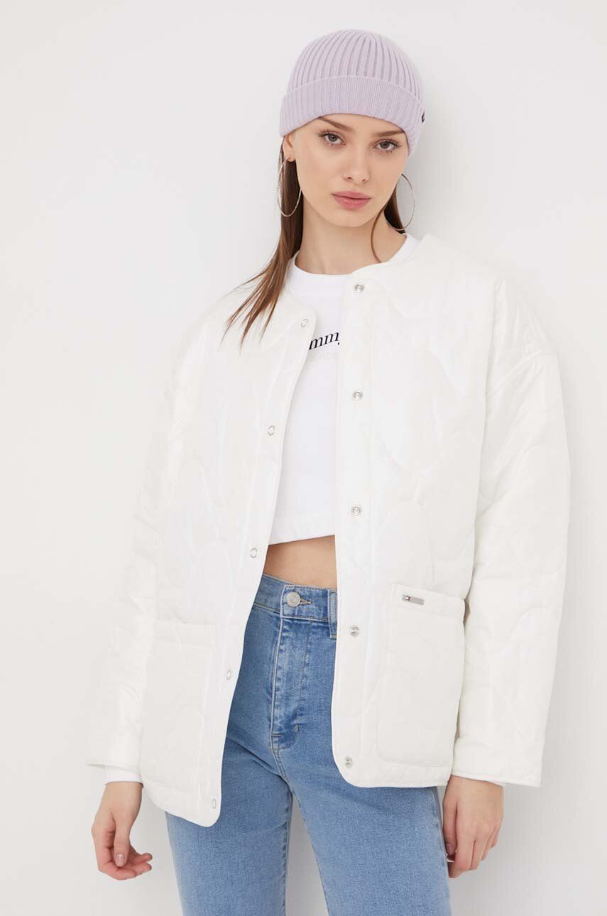 Tommy Jeans geaca femei, culoarea alb, de tranzitie, oversize