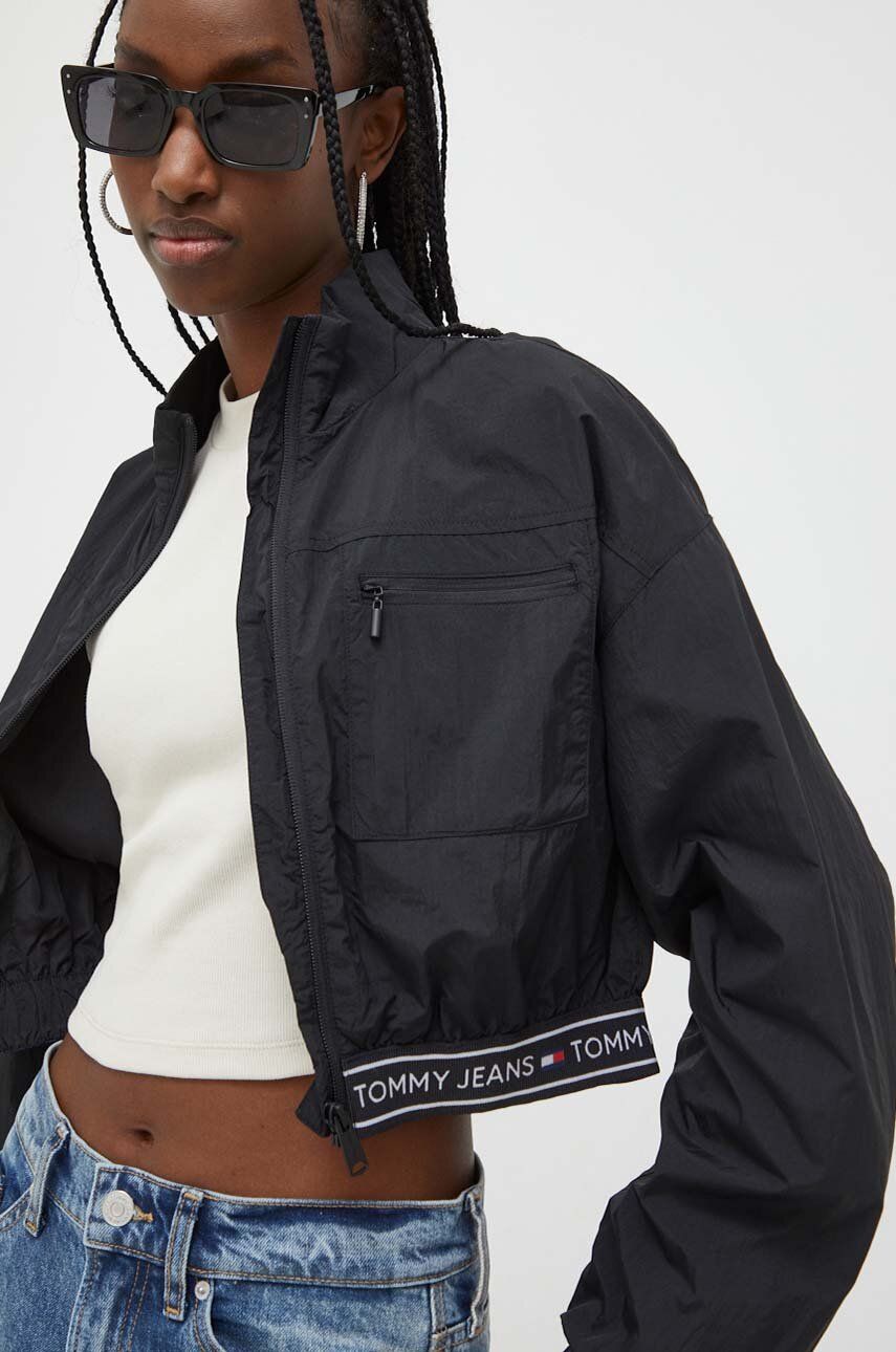 Tommy Jeans geacă femei, culoarea negru, de tranziție DW0DW17228