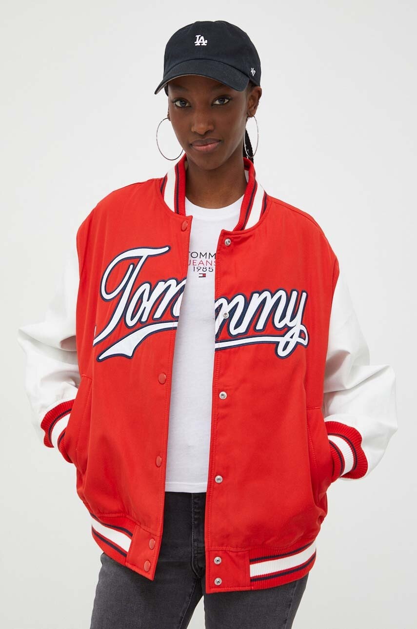 Tommy Jeans geaca bomber femei, culoarea rosu, de tranzitie