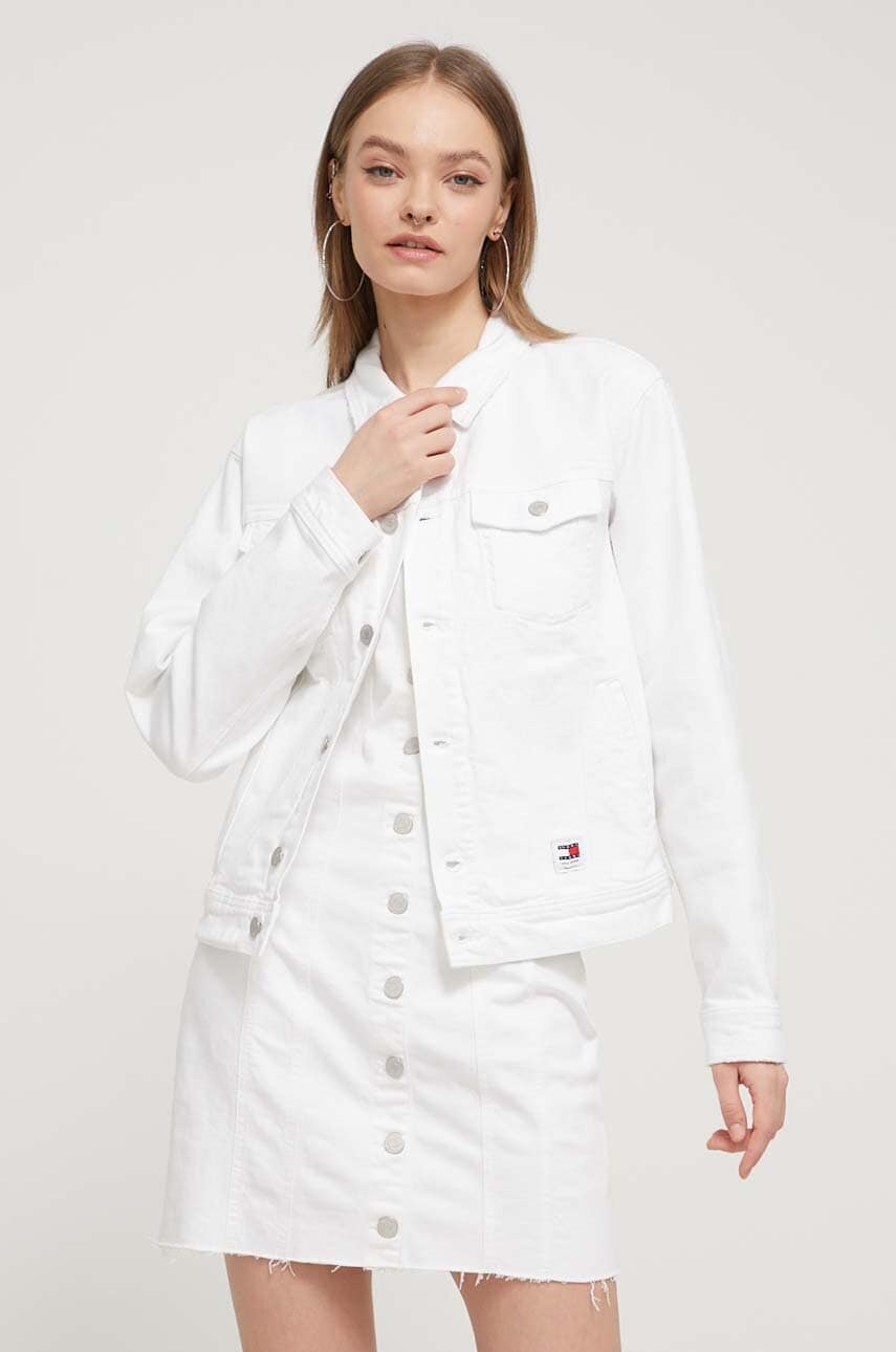 Tommy Jeans geacă din denim femei, culoarea bej, de tranziție DW0DW17658 Tommy Jeans geacă din denim femei, culoarea bej, de tranziție DW0DW17658